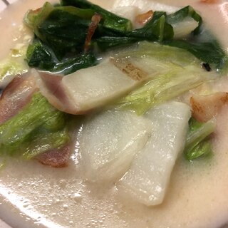 カルディの野菜スープの素で白菜のクリーム煮